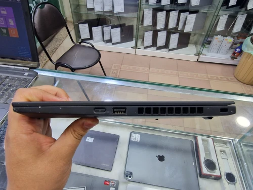Thinkpad X1 Carbon Gen 8  i5 10eme