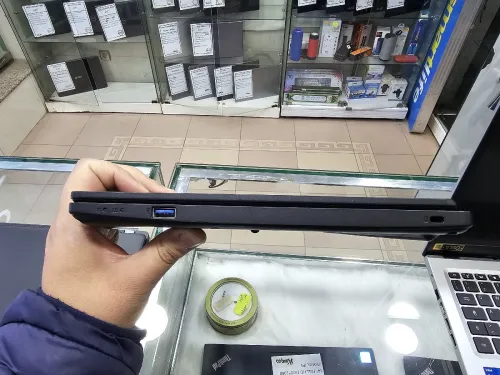 -VENDU- Acer TravelMate P214 i5 10eme