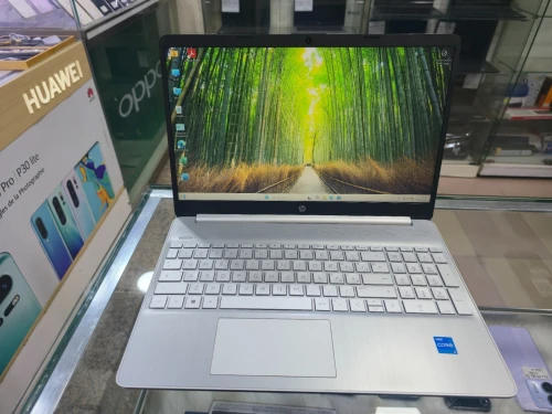-VENDU- HP Laptop 15s i3 12eme