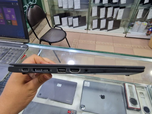 Thinkpad X1 Carbon Gen 8  i5 10eme