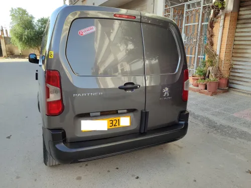 Peugeot Partner 2021 k9
