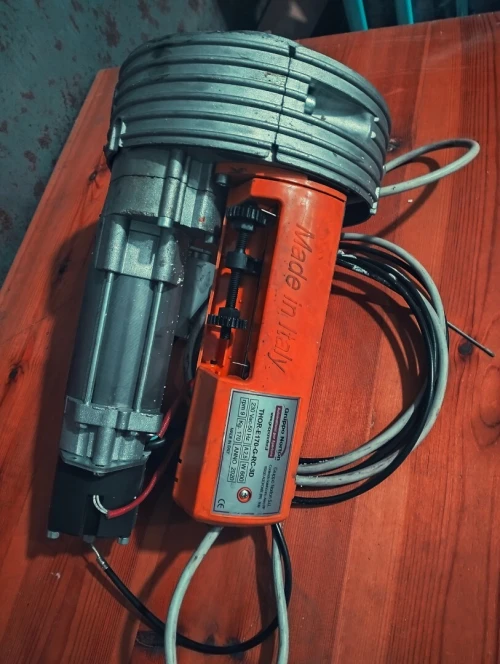 Moteur électrique pour rideau