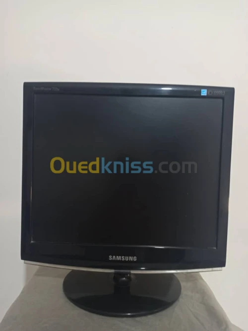 Ecran Samsung SyncMaster 733N 17inch