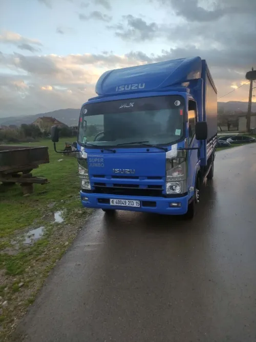 Isuzu super jumbo 2013