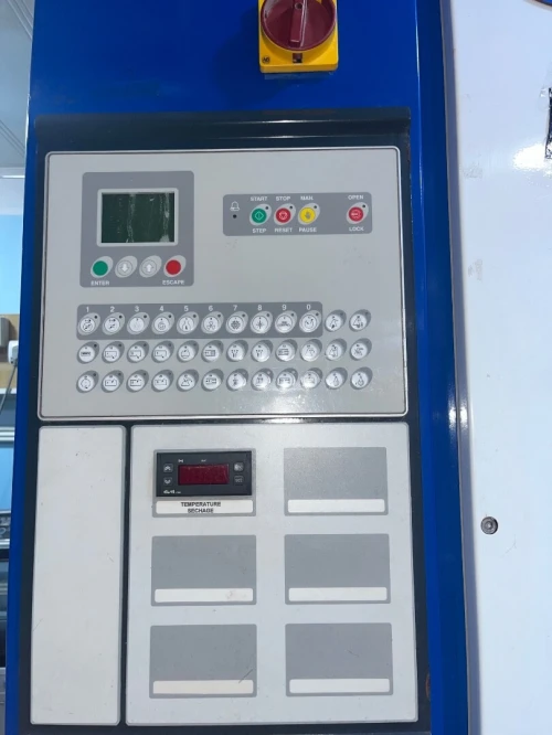 MACHINE A SEC / ألة غسل جافة بدون ماء
