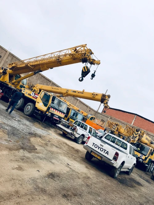 GRUE MOBILE MOYEN ET GRAND TONNAGE A ORAN ,MINI PELLE,COMPACTEUR MANUELLE,CLARK,BOB CAT,POCLAIN ORAN