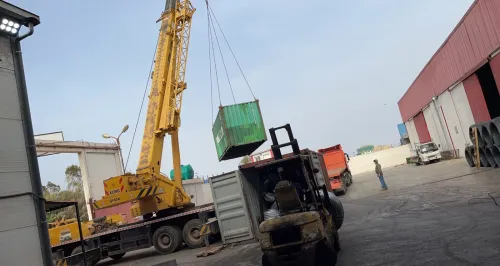 GRUE MOBILE MOYEN ET GRAND TONNAGE A ORAN ,MINI PELLE,COMPACTEUR MANUELLE,CLARK,BOB CAT,POCLAIN ORAN