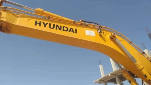 GRUE MOBILE MOYEN ET GRAND TONNAGE A ORAN ,MINI PELLE,COMPACTEUR MANUELLE,CLARK,BOB CAT,POCLAIN ORAN