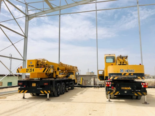 GRUE MOBILE MOYEN ET GRAND TONNAGE A ORAN ,MINI PELLE,COMPACTEUR MANUELLE,CLARK,BOB CAT,POCLAIN ORAN