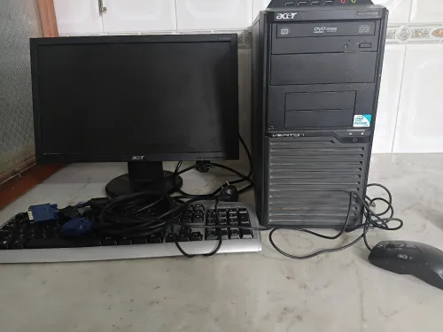 Ordinateur de bureau Acer Veriton