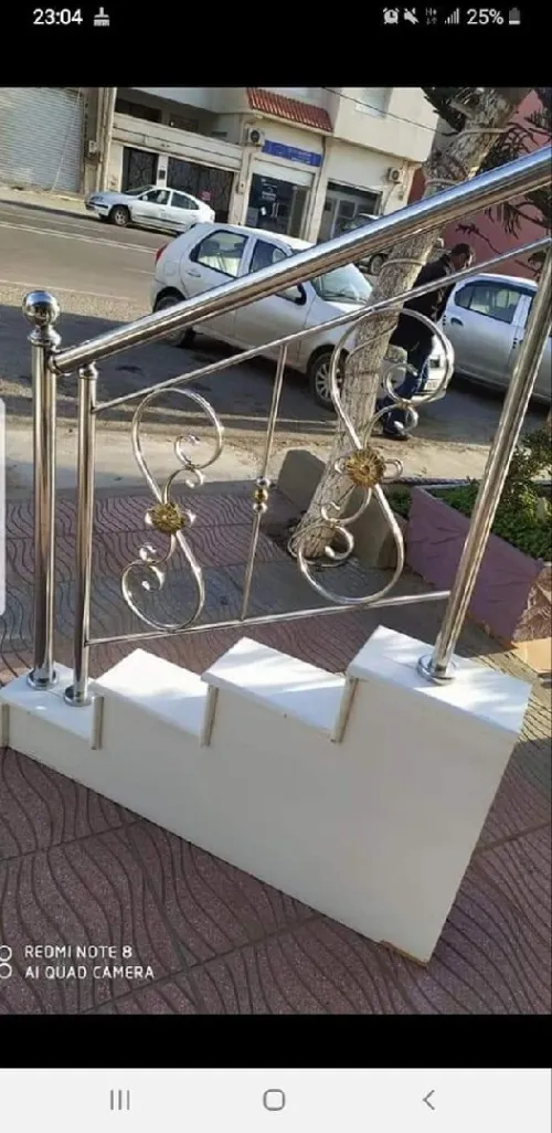 RAMPES D'ESCALIER EN INOX ET VERRE 