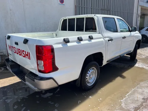 Mitsubishi L200 2025 