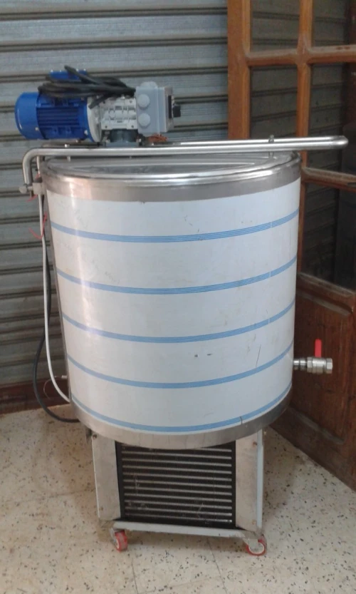 FABRICATION CUVES - CITERNE - TANK - RESERVOIRE - BACS   INOX   تصنيع الخزنات