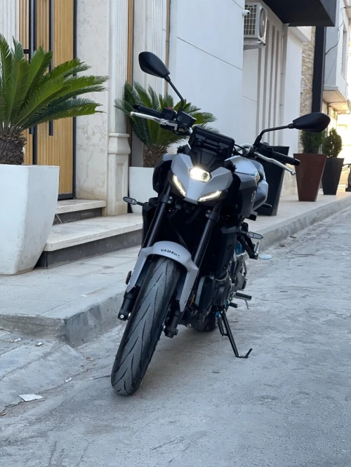 Yamaha MT07 2025