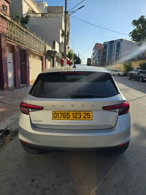 Skoda Fabia 2023 Toute option sauf toit