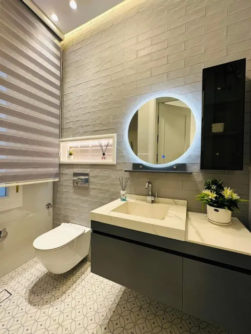 Un maçon qualifié spécialisé en douche et sanitaire