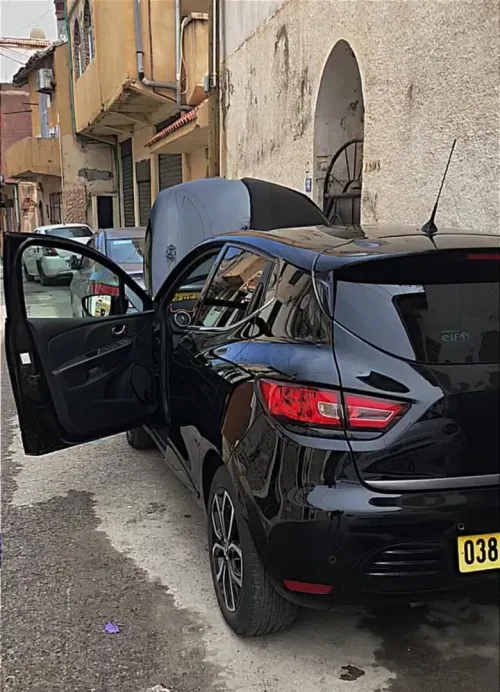 Clio Limited 2018 Top