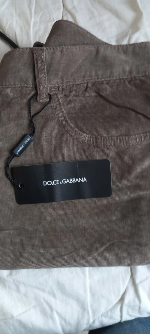 pantalon femme de la célèbre marque de luxe italienne Dolce & Gabban.