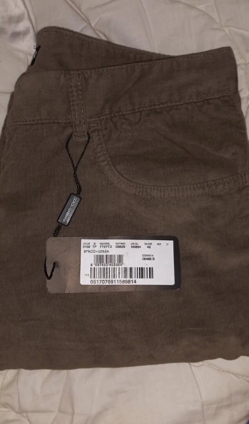pantalon femme de la célèbre marque de luxe italienne Dolce & Gabban.