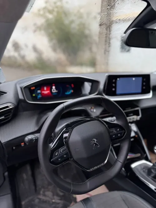 Peugeot 208 2023 Allure Pack