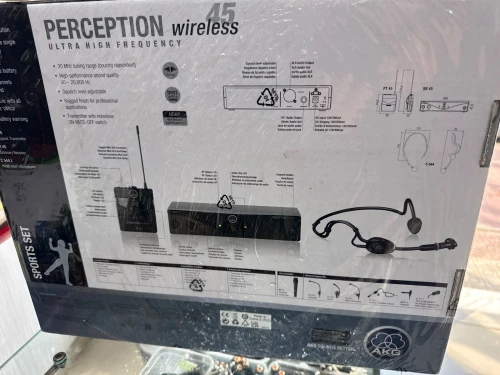 Micro sans fil sur tête akg