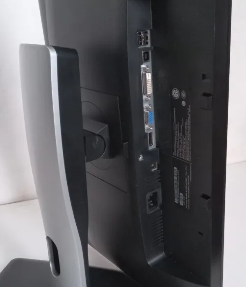 ÉCRAN DELL 22"LED FHD DISPLAYPORT DVI 3USB PIVOTANT HAUTEUR INCLINAISON ROTATION 