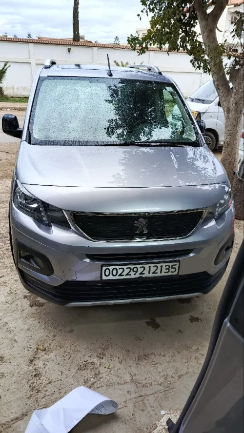 Peugeot Rifter 2021 Alour