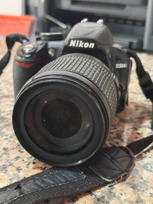 Nikon d3100 + objectif 18-200