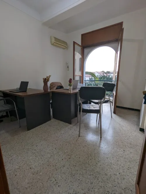Bureau privatif / Location aux espaces de travail professionnels / bureau privé personnalisé