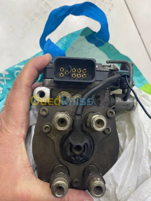Pompe injection bosh VP44 pour Nissan patrol ZD30 