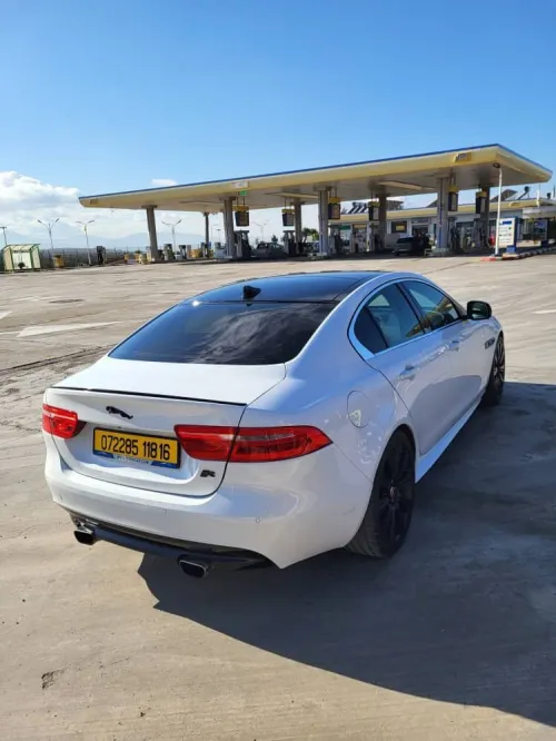 Jaguar Xe 2018 Simple