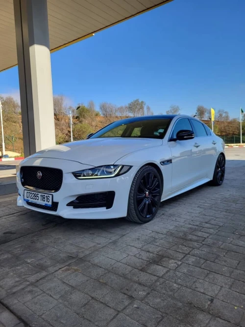 Jaguar Xe 2018 Simple