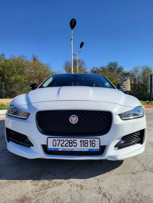 Jaguar Xe 2018 Simple