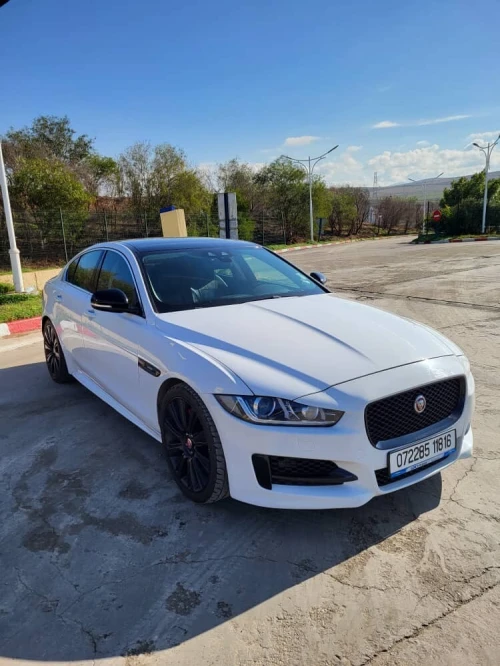 Jaguar Xe 2018 Simple