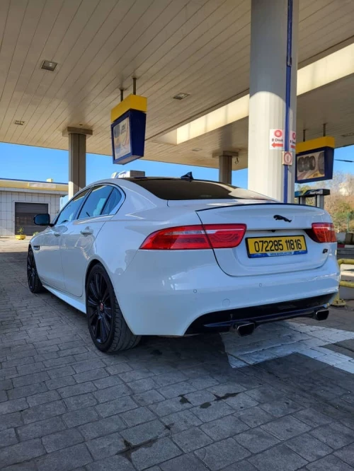 Jaguar Xe 2018 Simple