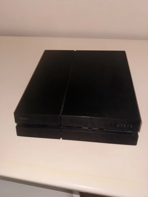 PS4 Fat 1To JAMAIS OUVERTE - État Neuf - Version 13.04