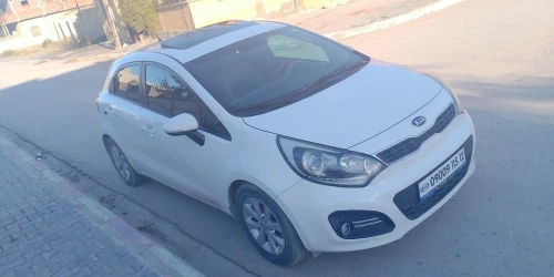 Kia Rio 5 portes 2015 Funny Facelift 