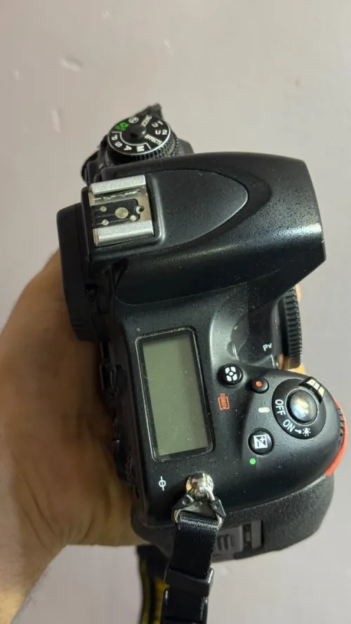 D750
