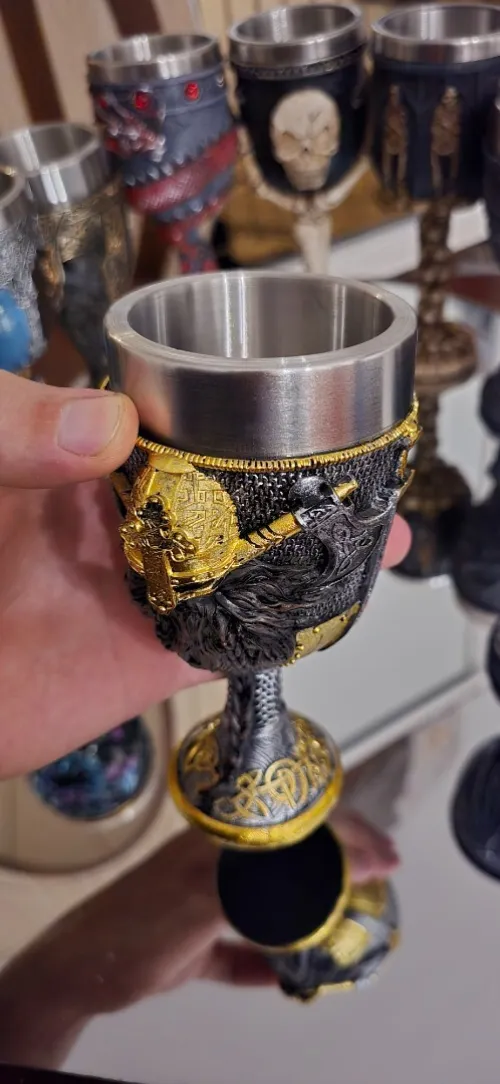 Des figurine et tasses
