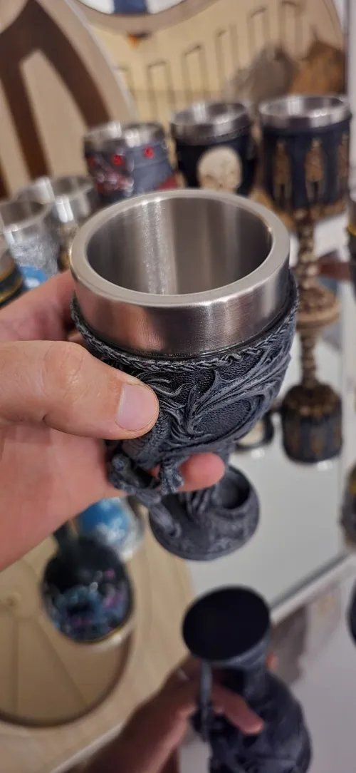 Des figurine et tasses