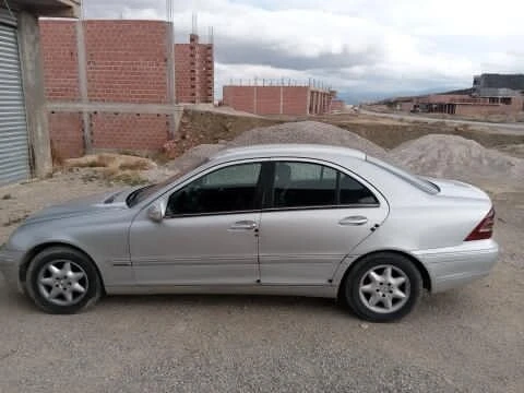 Mercedes . 2002 .110
