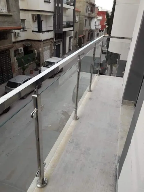 Rampe d'escalier en inox garde-corps en verre cabine de douche