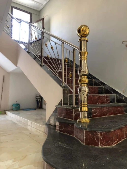 Rampe d'escalier en inox garde-corps en verre cabine de douche