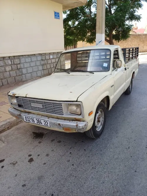 Mazda 323 1984 323