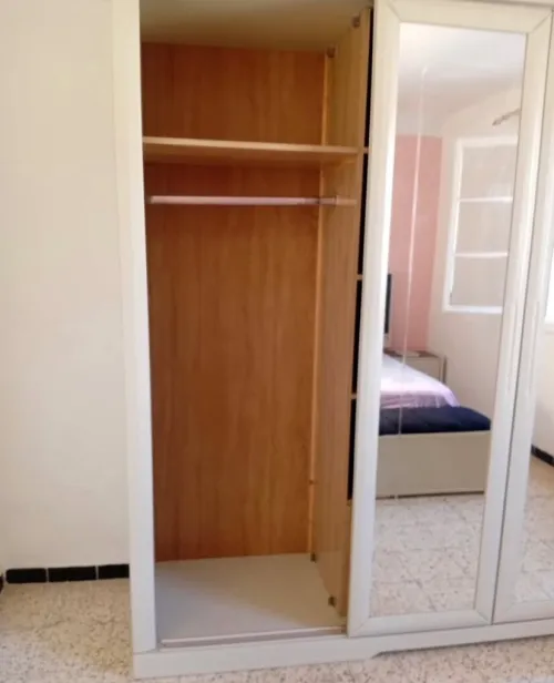 Chambre a coucher avec lustre 
