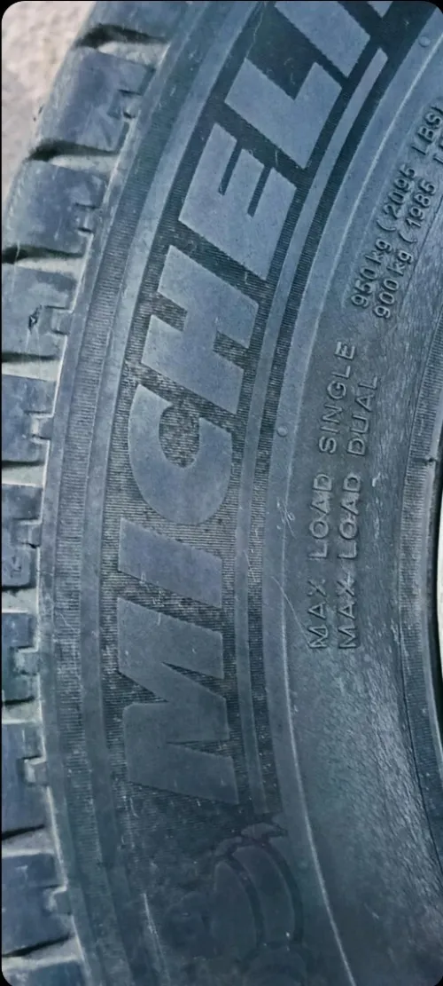 Pneu Michelin d'origine 205/70R/15c
