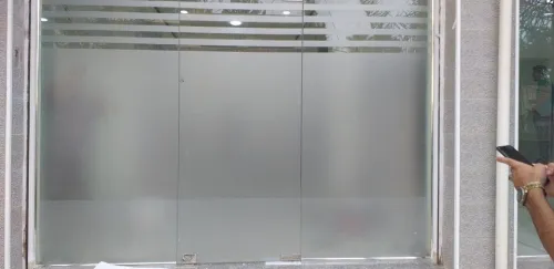 Enseigne lumineuse , habillage Vitrine , Sablé, découpe autocollant 