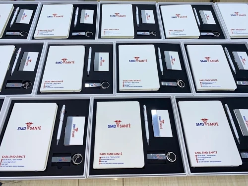 Pack fin d'année agenda stylo porte carte clé usb .....