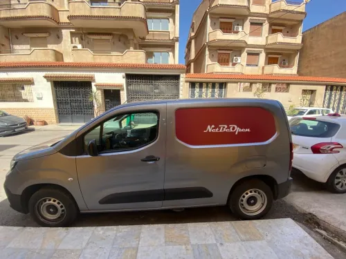Habillage véhicule autocollant oneway découpe....