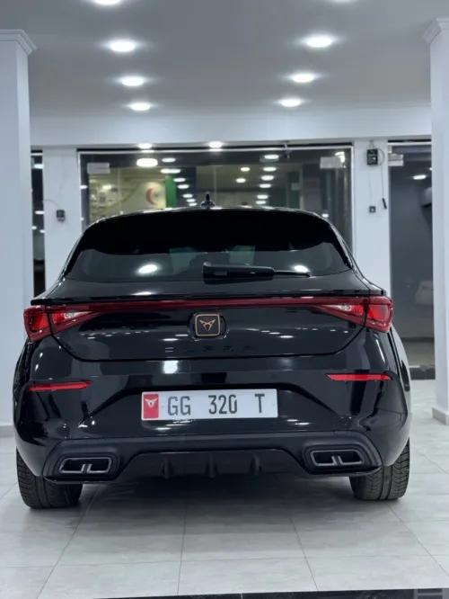 LOCATION DE VOITURE DE LUX
